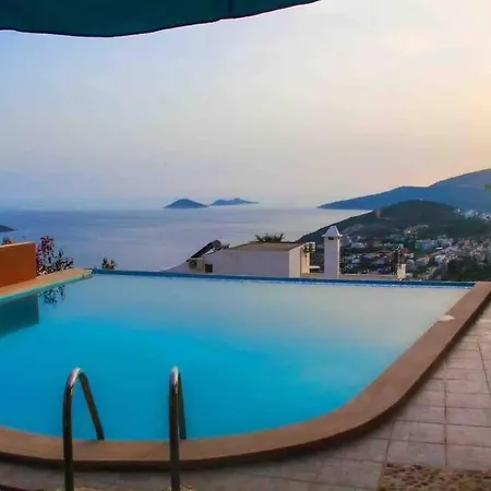 Deniz Manzarali Ozel Havuzlu Kaş
