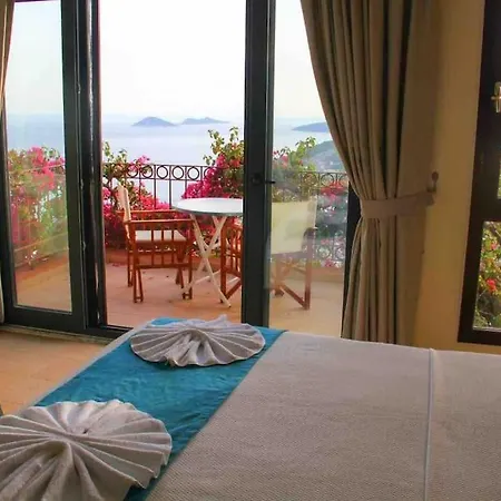Deniz Manzarali Ozel Havuzlu Kaş